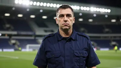 Des supporters de Metz ont tenté de forcer l'entrée du stade et jeté des barrières lors du match nul contre Annecy